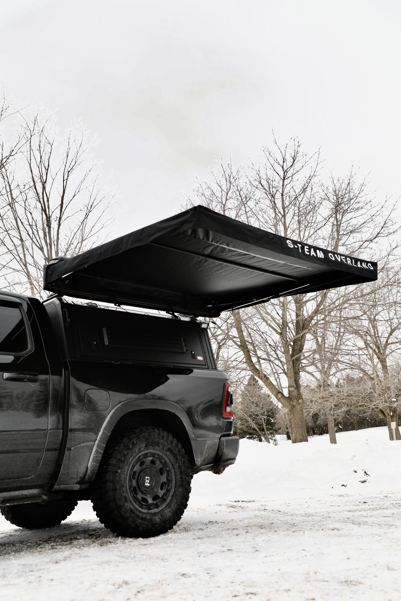 THE OUTPOST - AUTOMATIC FREE STANDING SIDE AWNING