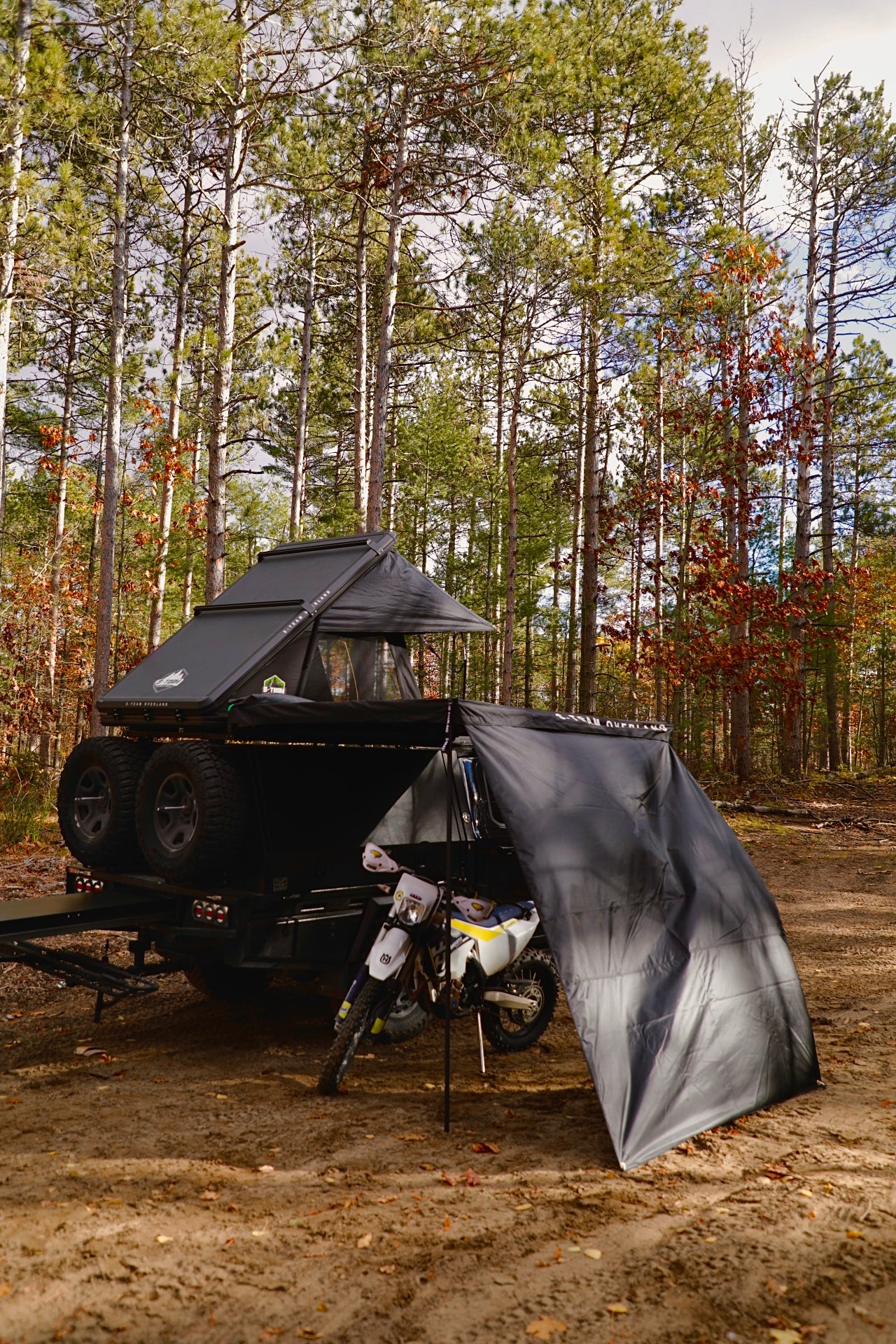 THE OUTPOST - AUTOMATIC POP UP FREE STANDING SIDE AWNING