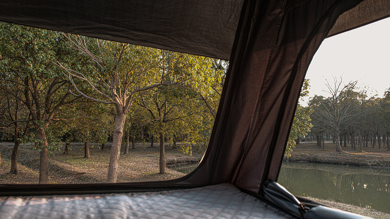 THE HARE - ALUMINUM CLAMSHELL ROOF TOP TENT