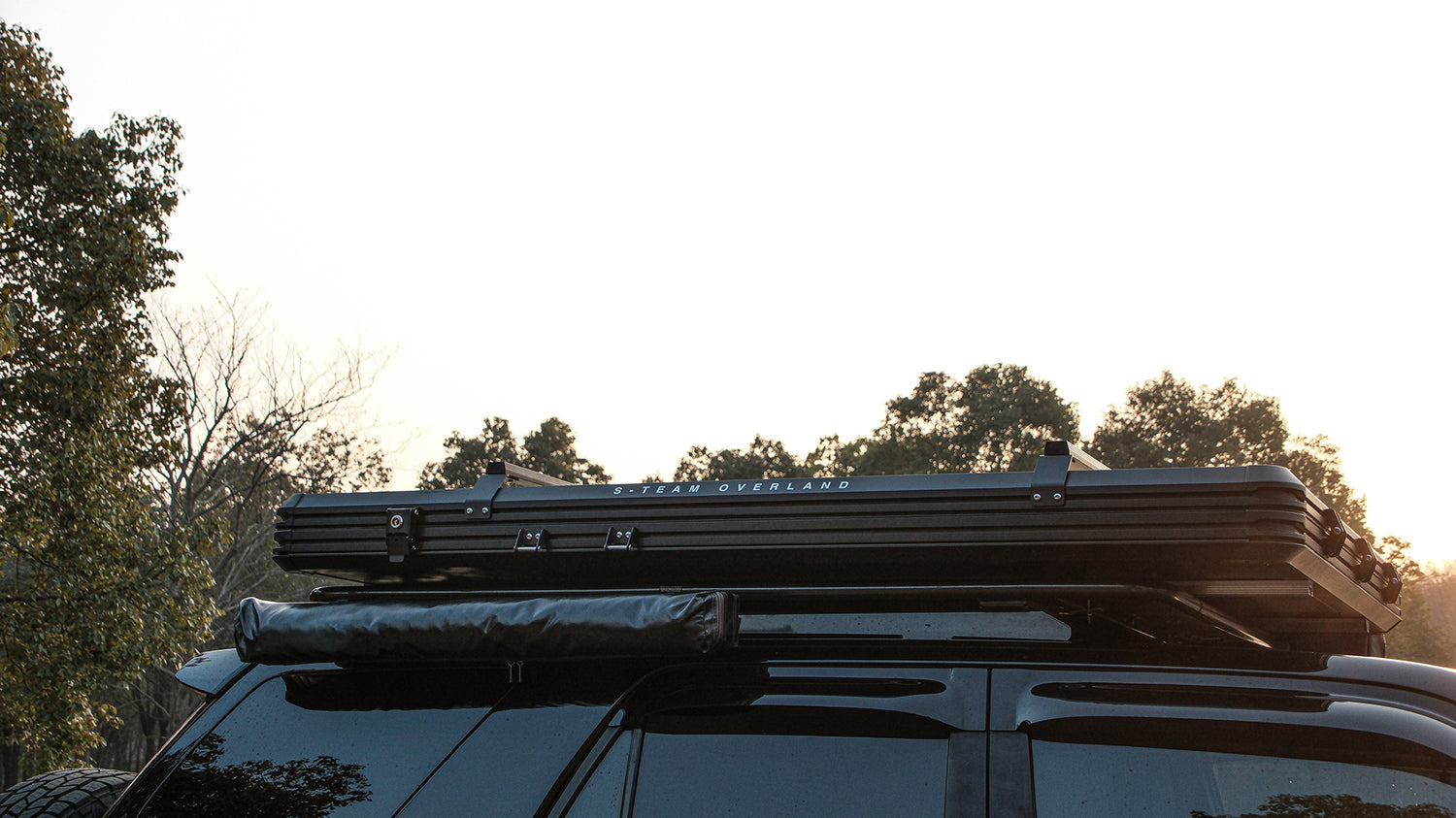 THE HARE - ALUMINUM CLAMSHELL ROOF TOP TENT