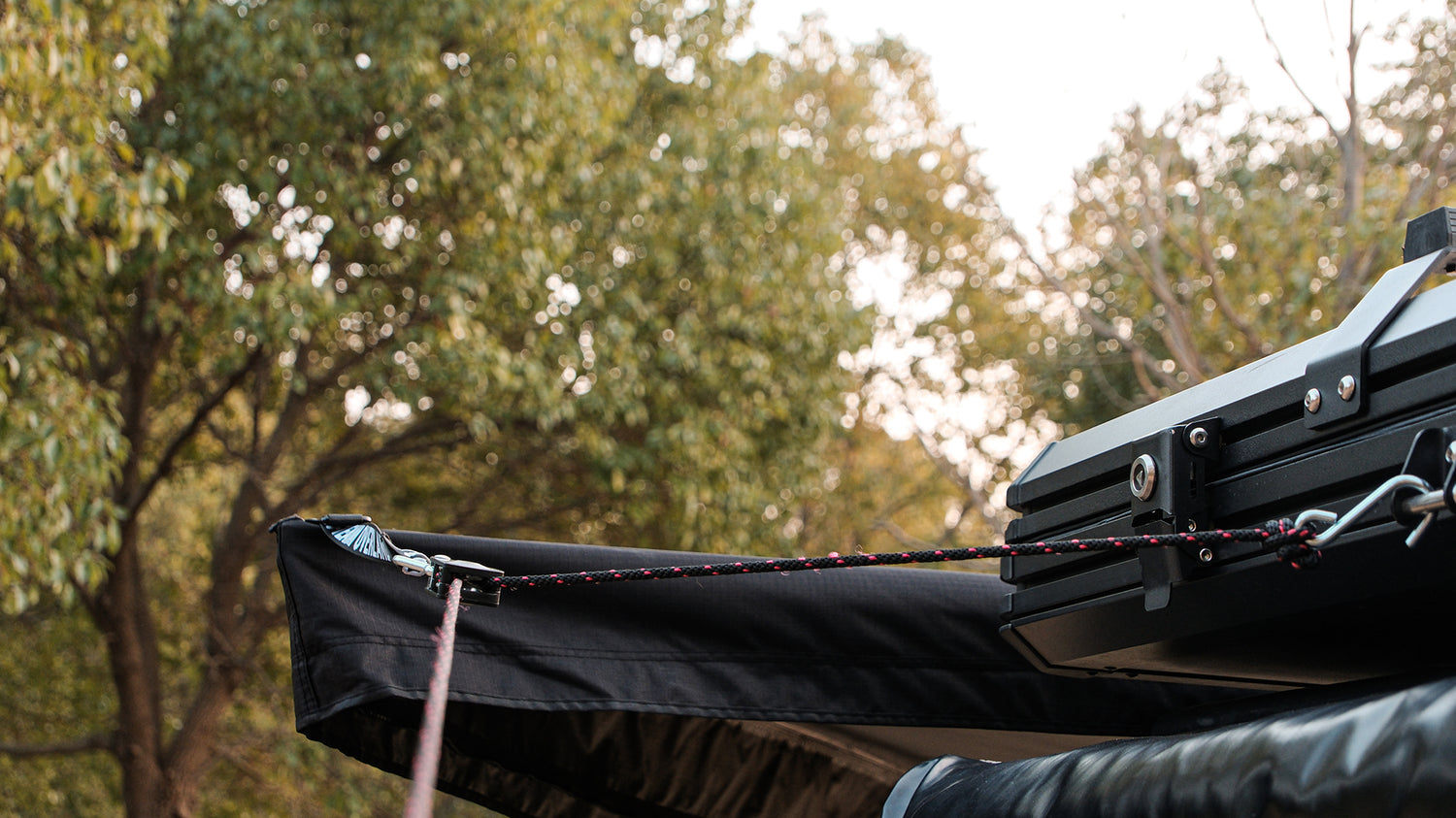 THE WING - 270 ̊  FREE STANDING AWNING(Black)