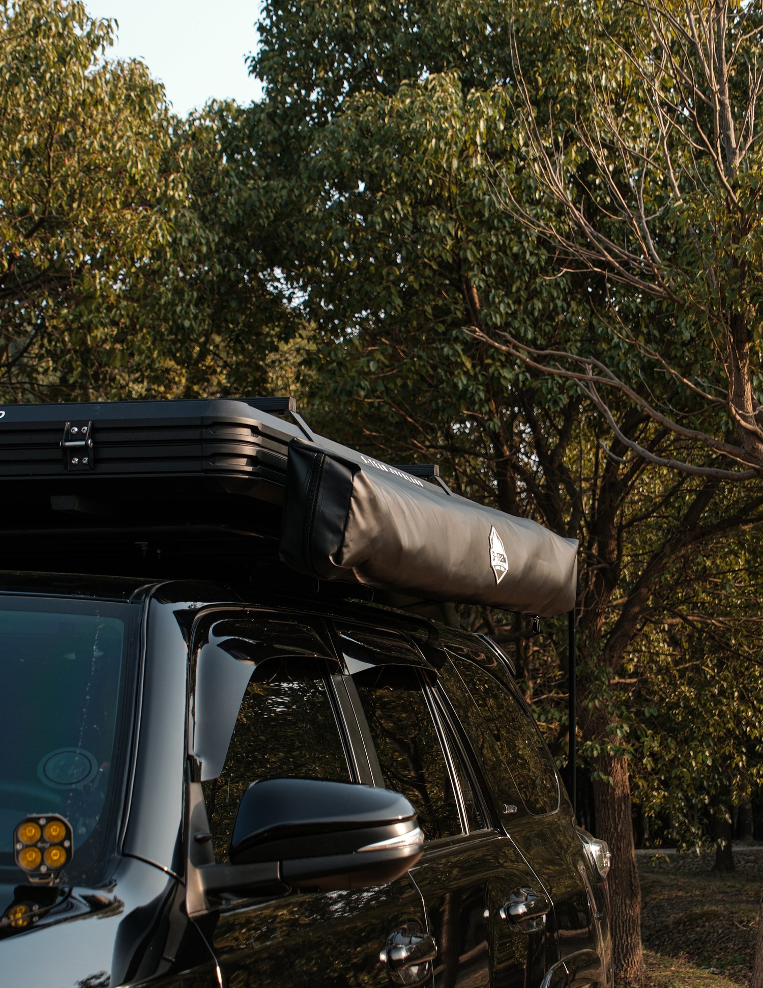 THE WING - 270 ̊  FREE STANDING AWNING(Black)