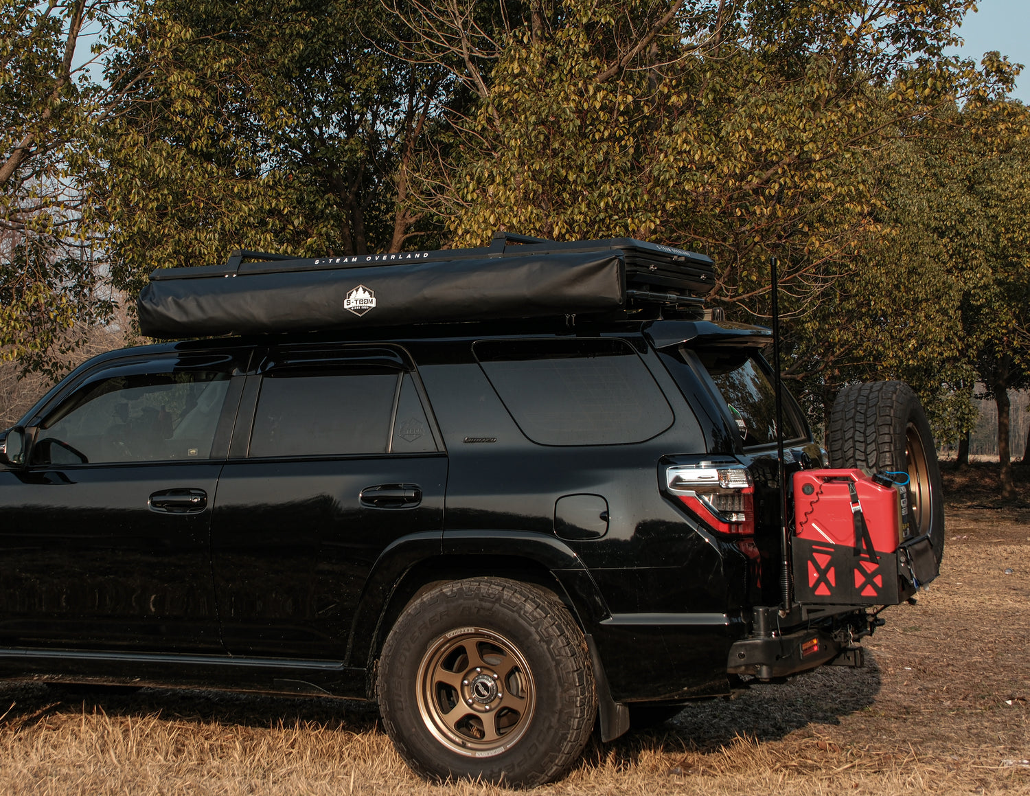 THE WING - 270 ̊  FREE STANDING AWNING(Black)