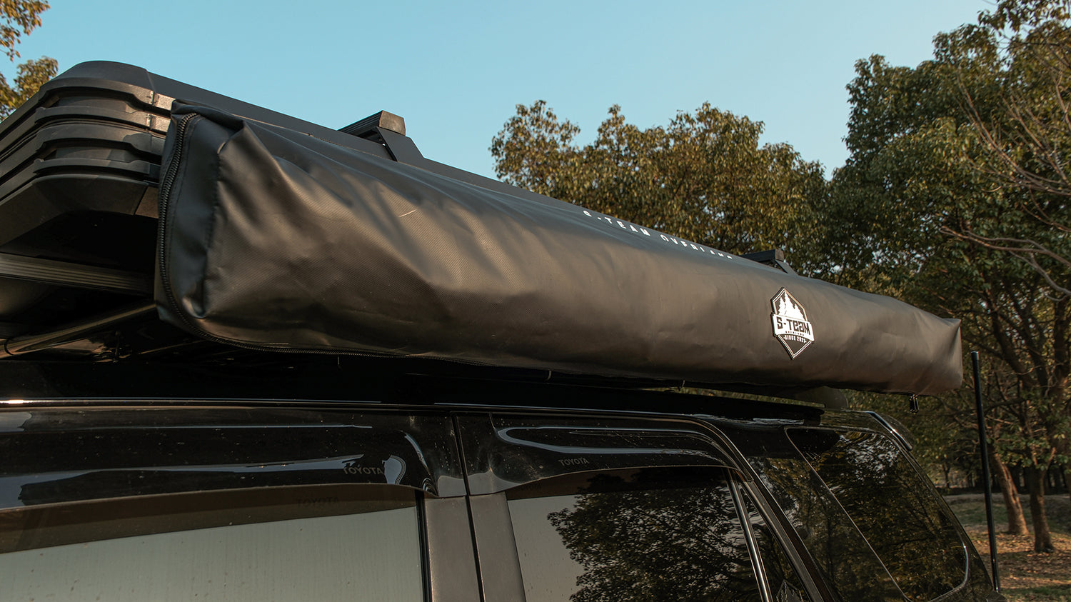 THE WING - 270 ̊  FREE STANDING AWNING(Black)