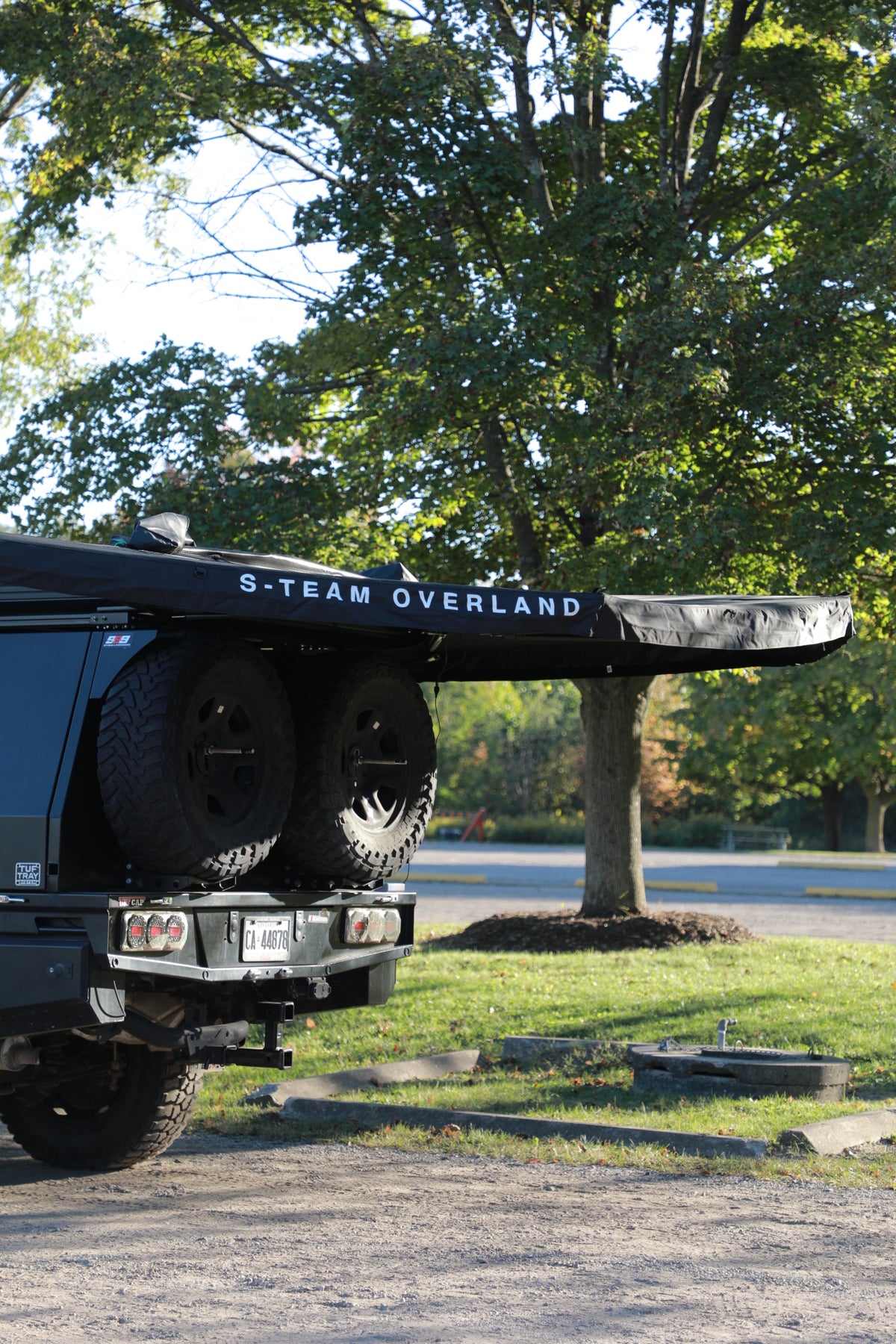 THE WING PLUS - 270 ̊  FREE STANDING AWNING (Black)